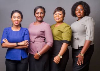 CORPORATE DRESS CODE: WHERE PERSONAL STYLE CONVERGES WITH WORKPLACE ETHOS 5 vogue and style