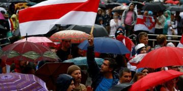 Teachers lead rally of protesters. Image credit: Reuters