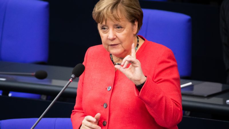Merkel finger July 800x450 1