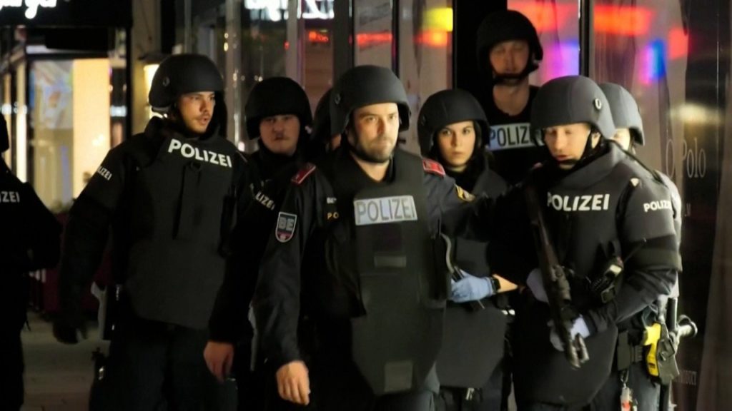 Police hunt gunmen in Vienna after ‘terrorist’ attack 2 gunman 2