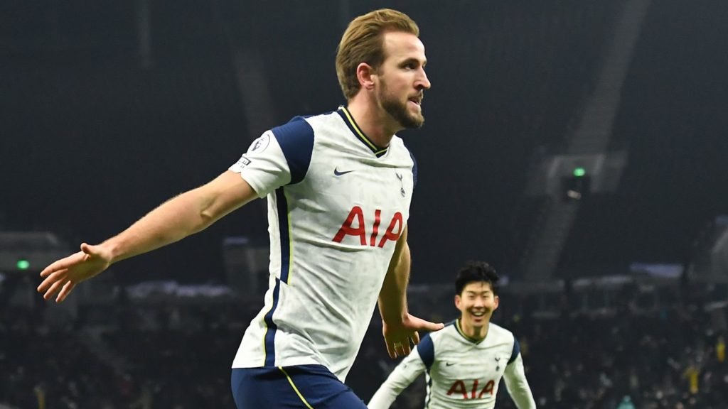 EPL review: Tottenham beat Arsenal as fans return 2 kane 1