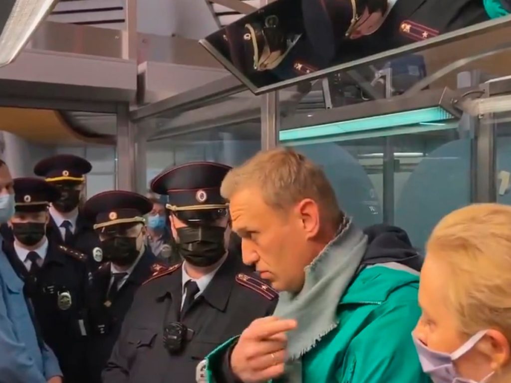 1652