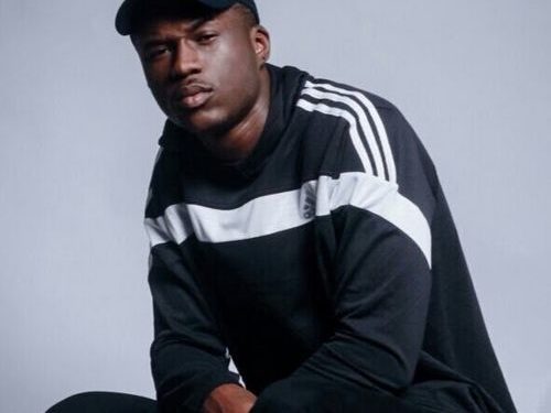 Ghanaian award-winning hip hop artist, Joey B has said that the creative industry needs a young mind to take up the Ministerial position of that fraternity.