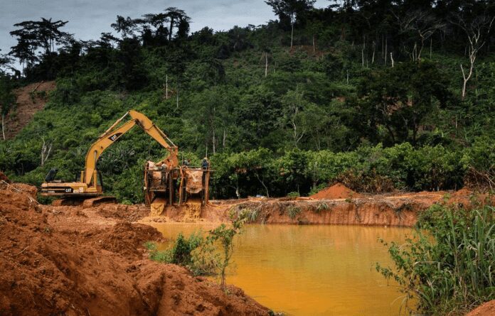 The complicated fight to curb illegal mining in Ghana 696x464 1