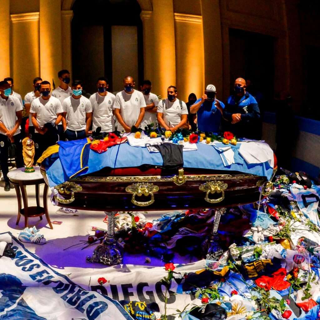 Maradona Buried Without His Heart 2 Mara