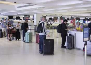 Countries Suspend Foreign Travels In Response To Omicron Variant