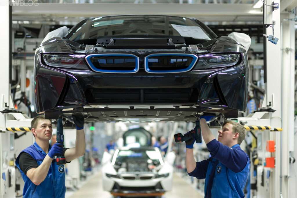 assembly bmw i models18