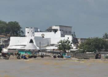 Michael Nyam, Director of the National Disaster Management Organization (NADMO) in the Shama district of the Western Region, has expressed his outfit’s readiness to resettle residents in the Anlo beach community displaced by tidal waves.