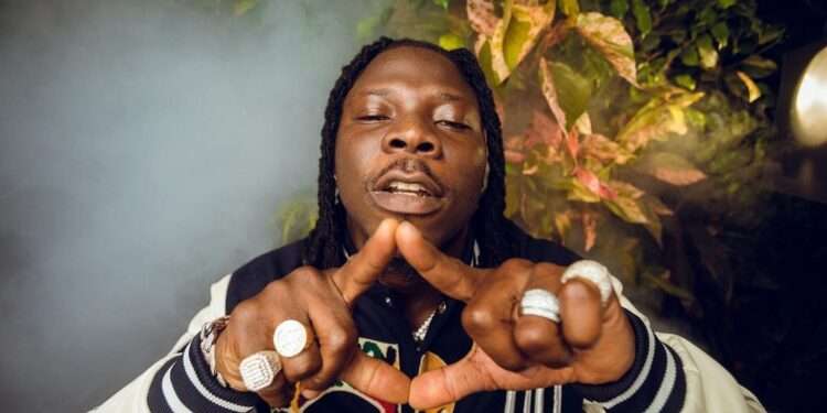 Stonebwoy, has signed a global deal with Universal Music Group (UMG) label divisions Def Jam Recordings, 0207 Def Jam, and Def Jam Africa.