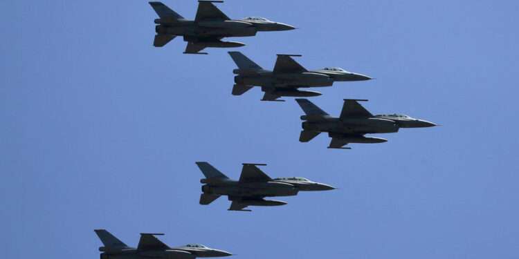 2 US Military Fighter Jets Collide and Burst into Flames 1 w 57224221