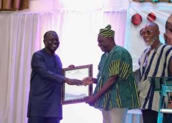 Deputy minister for Lands and Natural Resources, Benito Owusu Bio (left).