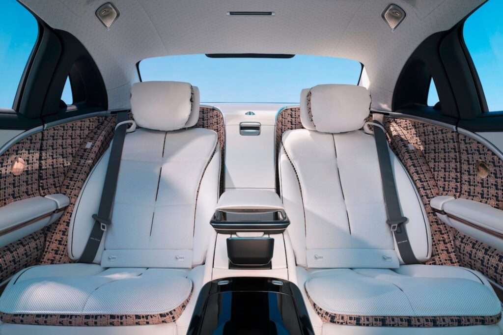 mercedes maybach 580e 4 1536x1023 1
