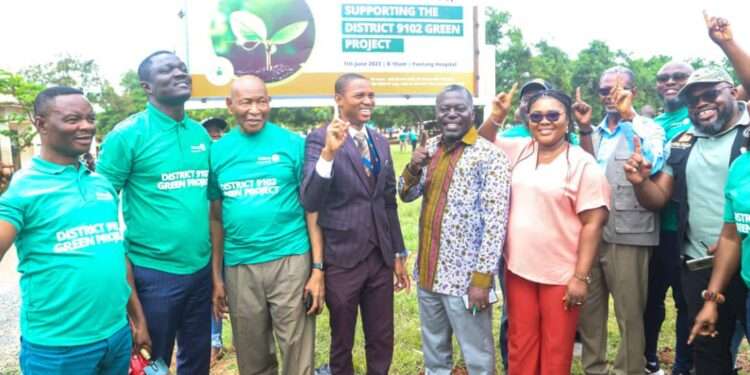 Deputy Minister for Lands and Natural Resources responsible for Lands and Forestry,  Benito Owusu-Bio and rotary club members.