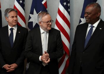 Albanese Expresses Confidence That U.S Will Deliver Submarines Under AUKUS Deal 2 Australian Prime Minister Anthony Albanese, center, speaks with U.S. Secretary of State Antony Blinken, left, and U.S. Defense Secretary Lloyd Austin in Brisbane, Australia, on Friday, July 28, 2023.