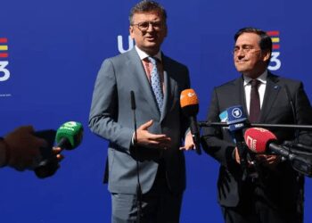 Ukraine’s Foreign Minister, Dmytro Kuleba, left.