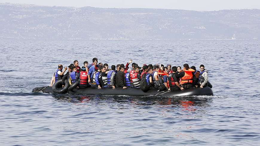 Refugees shutterstock 328643603