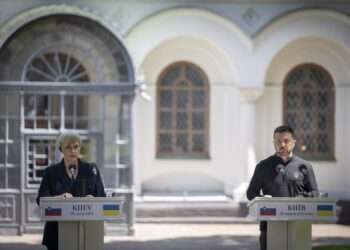 President of Ukraine Volodymyr Zelenskyy (right) with President of Slovenia Nataša Pirc Musar in Kyiv.