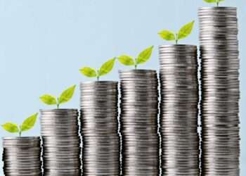 what is economic growth 500746832 thumb 1536x1836 1