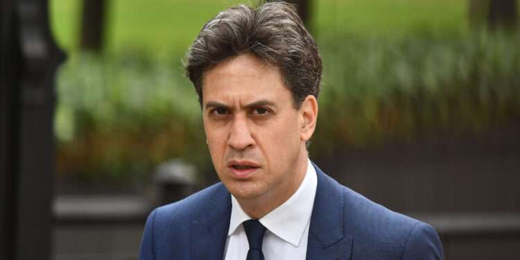 UK Government Considers Funding Cut for GB Energy