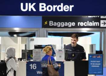 Migration To UK Sees Record Drop