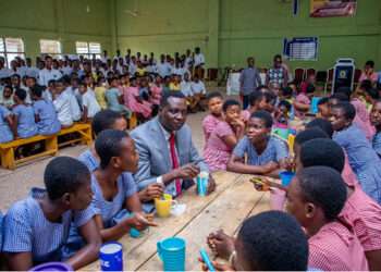 School feeding Dr Yaw Osei Adutwum