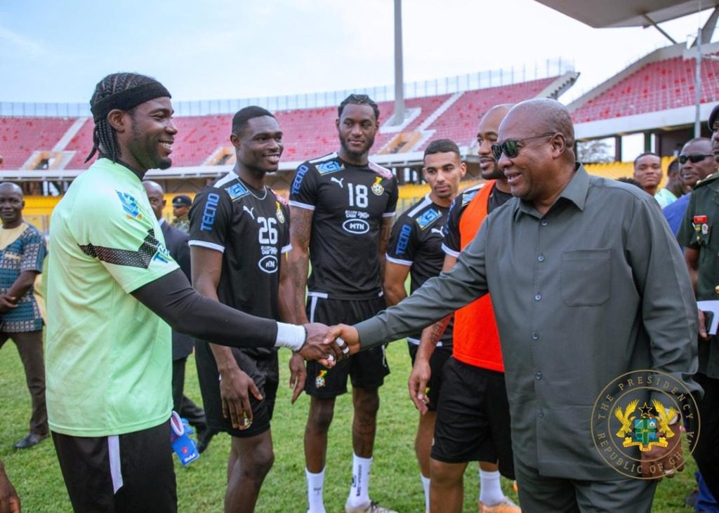 Preisdent Mahama @Black Stars 4