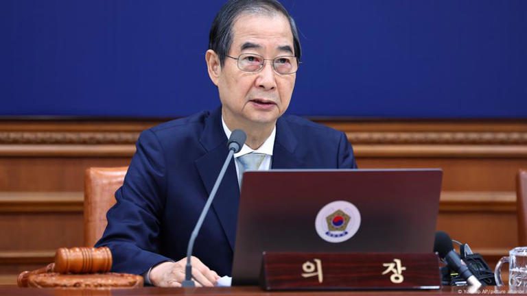 South Korea's former acting President, Han Duck-soo as South Korea Appoints New Acting Leader 