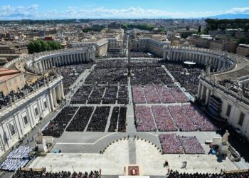 World Says Goodbye To Pope Francis