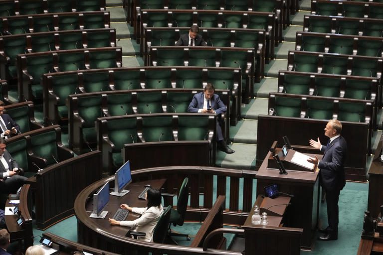 Tusk To Face Confidence Vote 5 AA1GuM9r