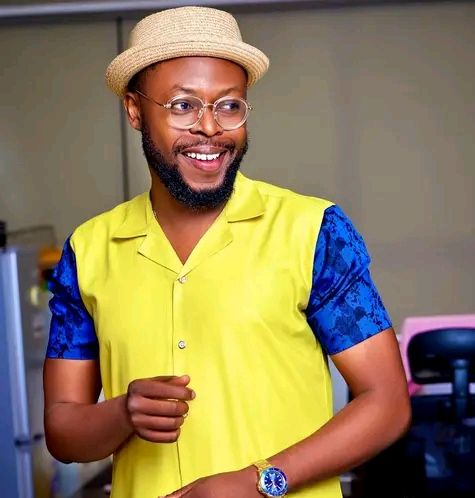 Celebrities Urged to Welcome Fan Proximity