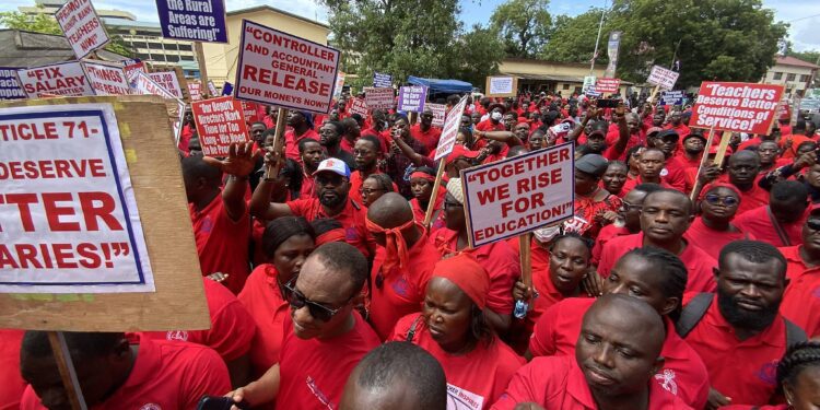 Unpaid Teachers picketing at GES Headquarters