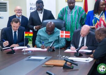 Hon. Eric Opoku, Minister for Food and Agriculture, and Mr. Lasse Skaksen, Vice President of AAK West Africa Sign MoU