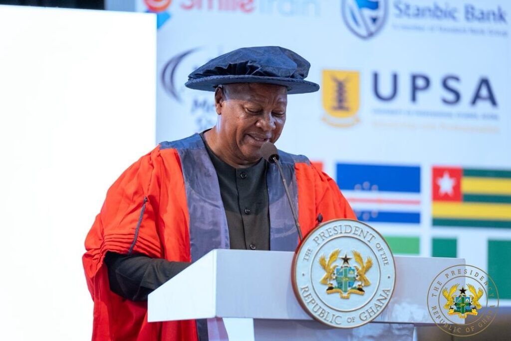 Mahama @West Africa Colleg Surgeon 3