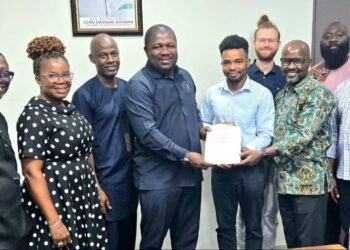 Mr. Iddrisu Mahmoud, GEA DCEO Signs MoU for the INSPIRE Project
