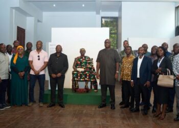 Mr. Simon Madjie, GIPC CEO and Nana Dwamena Akenten II, Paramount Chief of Offinso, with Delegates