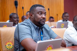 John Dumelo 3