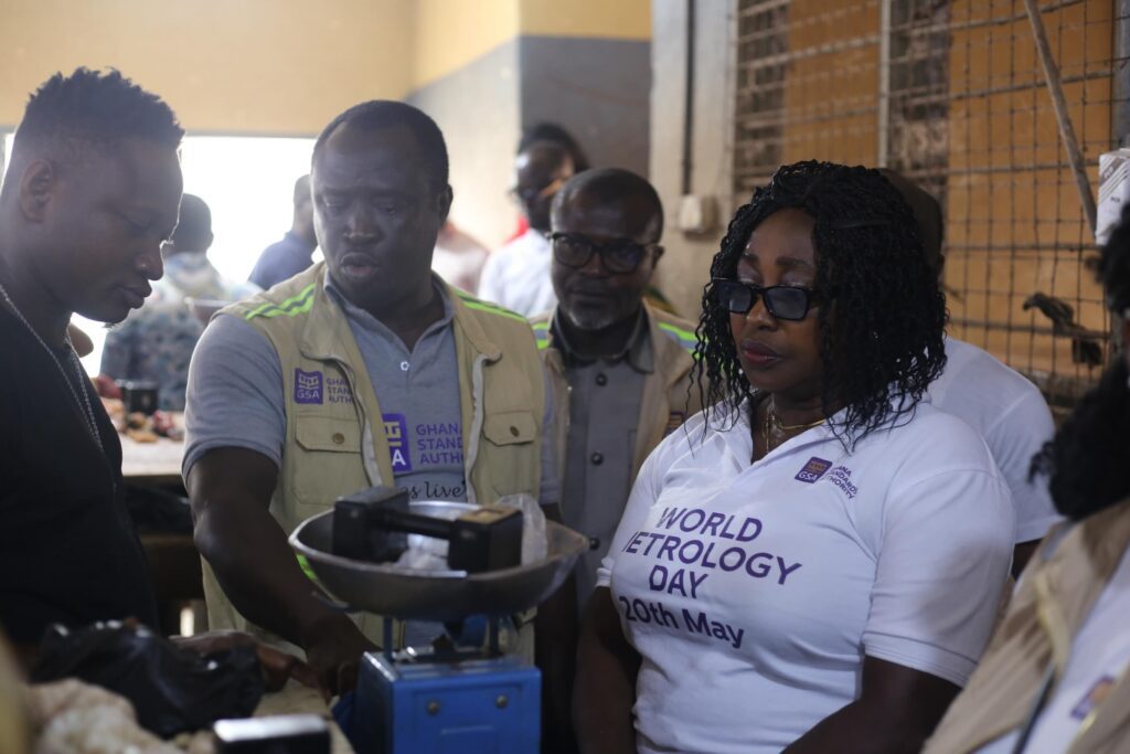 GSA Cracks Down On Retail Fraud in Techiman Market 4 GSA Officials in Techiman Market 1