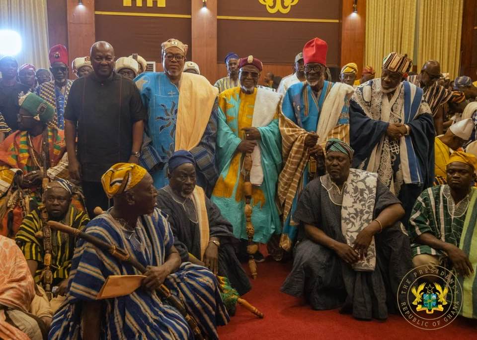 Mahama with Northern Regional House of Chief 5