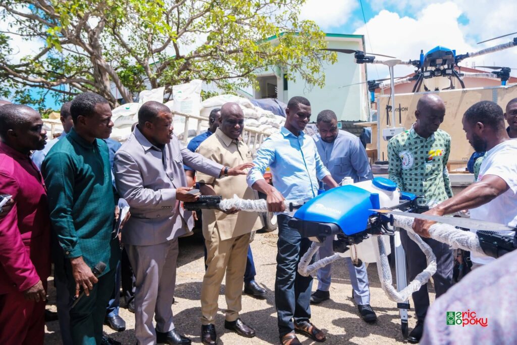 Government Distributes 40, 000 Fertilizers and Advanced Drones to Farmers 3 Eric Opoku Donate Fertilizers 5