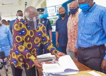 Dr. Mahamudu Bawumia visited the Rent Control Department to observe their operations and understand their challenges. (Facebook)