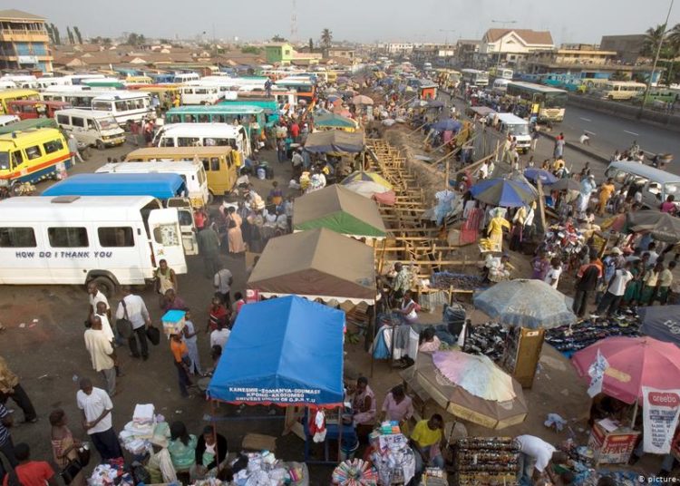 Economist calls for reduction in policy rates for businesses. 1 File photo