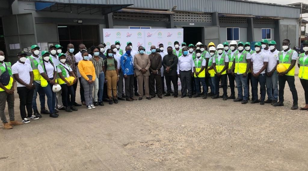A group picture of dignitaries and technical team of SunPower