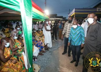 President Akufo-Addo cuts sod for a €48 million Takoradi Market project 3 nna 696x464 1