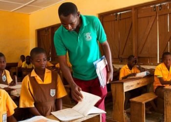 The Ghana Education Service (GES) has directed heads of all basic schools to keep the institutions open despite the strike action by the teachers’ unions.