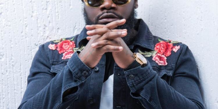 Sylvanus Dodji Jeoffrey, better known as Captain Planet, a member of the music group '4X4, has called on everyone to pray for musicians as he has foreseen the death of a "big musician" in Nigeria.