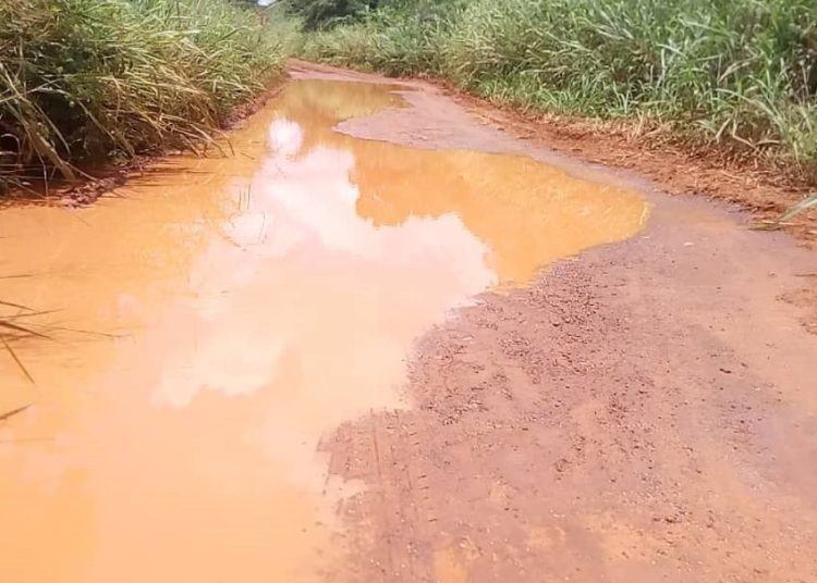 Fix Our Roads – Natives of Sefwi Juaboso To Government 1 Sefwi bad road