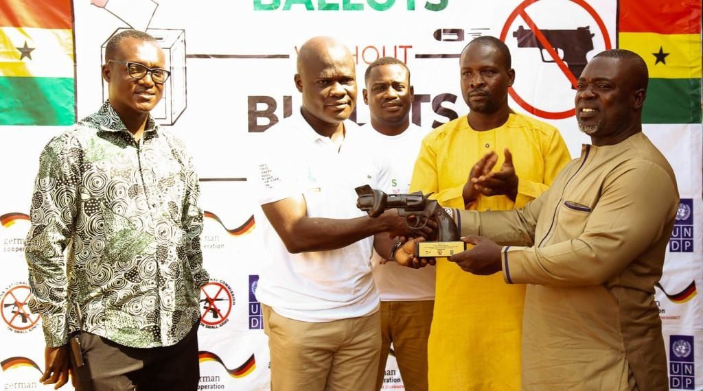 Commission on Small Arms and Light Weapons appeals for sensitization in the Banda constituency 1 Commission on Small Arms and Light Weapons appeals for sensitization in the Banda constituency