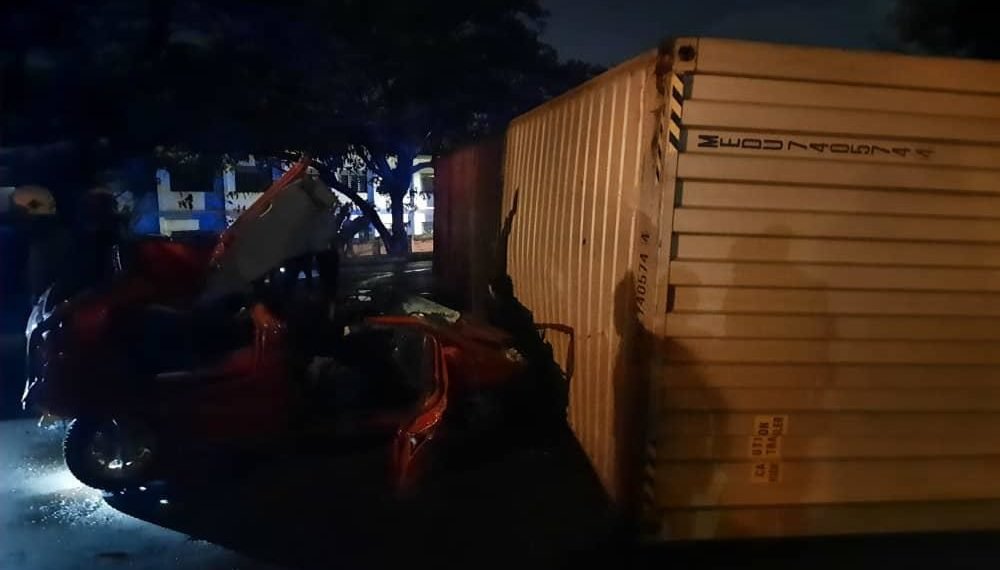 Two Deceased after Cocoa Container Crush Saloon Car 1 Cocoa container crash saloon car