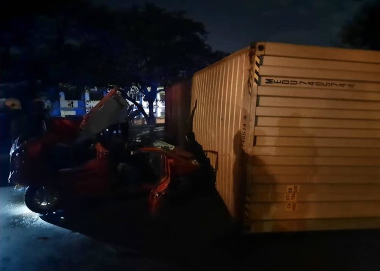 Two Deceased after Cocoa Container Crush Saloon Car 1 Cocoa container crash saloon car