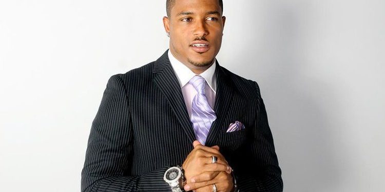VAN VICKER LAMENTS ENTERTAINERS ARE "SERIOUS PEOPLE" 1 Award-winning actor, Van Vicker has said that people in the creative industries are very serious people and should not be belittled by politicians.